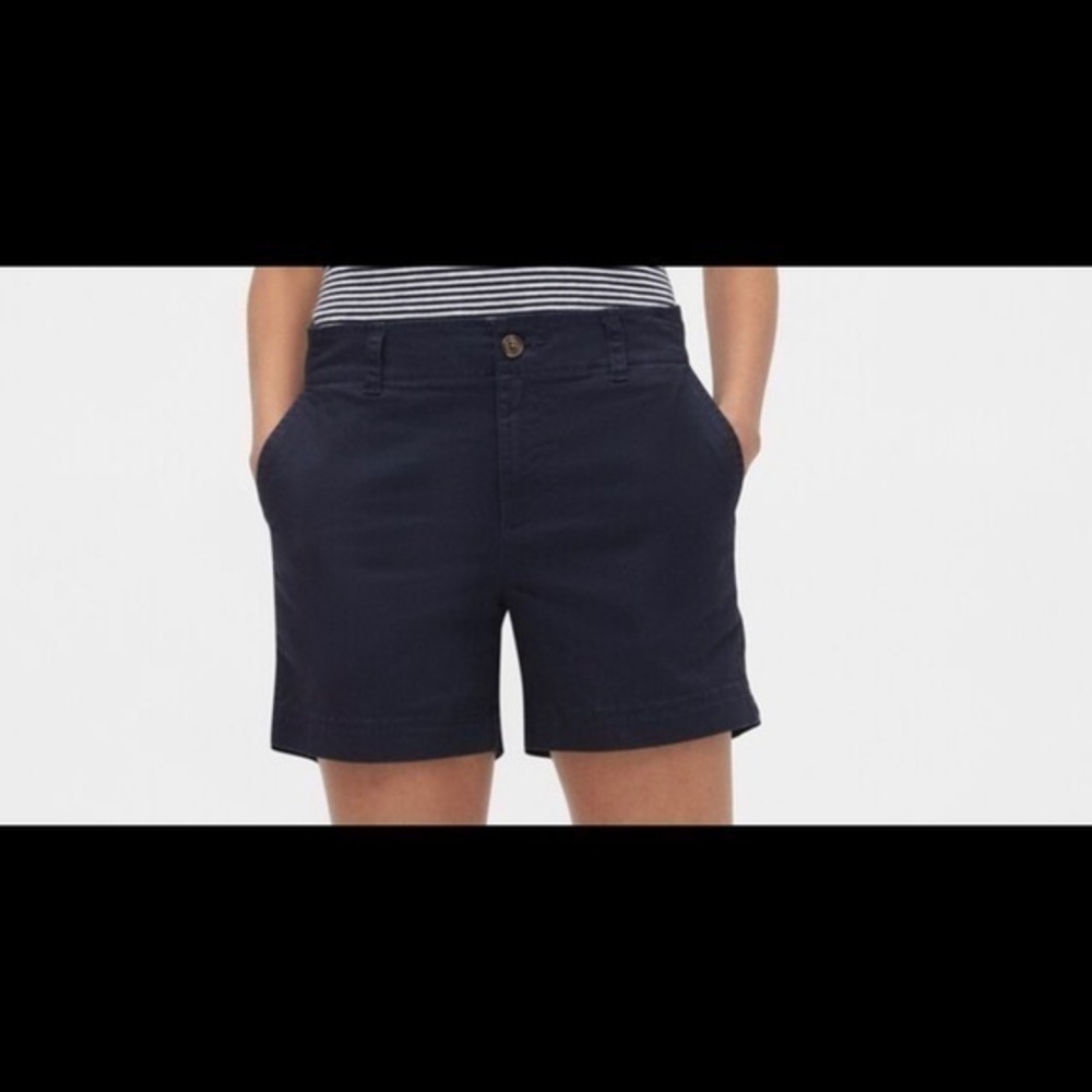 Gap Navy Khaki Boyfriend short 5 inch inse…
